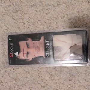 Cut Set by Woochie - brand new